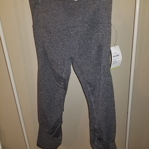 Old Navy Capri Leggings M- 7/8 Grey NWT